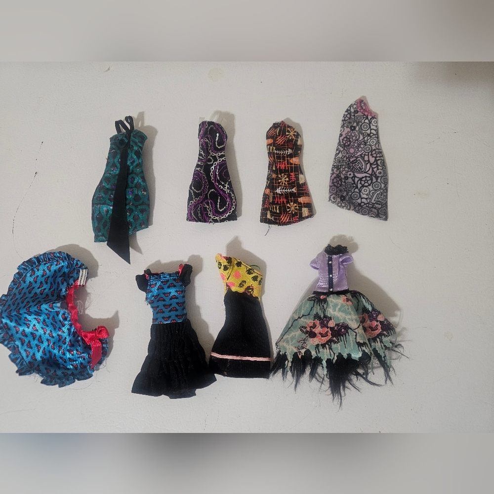 Monster High Clothing Lot